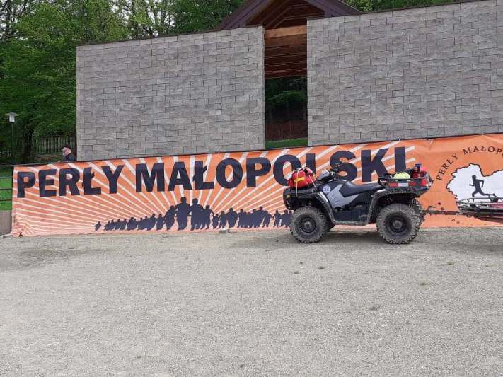 Pierwszy dzień biegu Perły Małopolski – zabezpieczenie medyczne