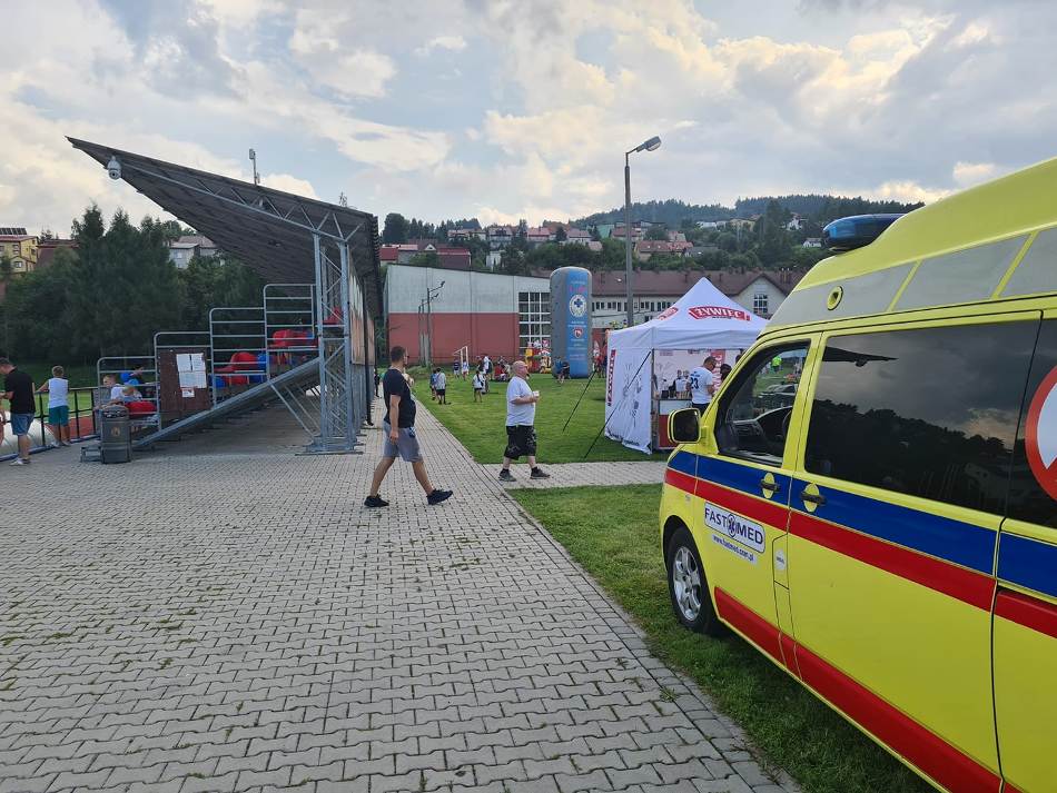 Zabezpieczenie medyczne meczu piłkarskiego